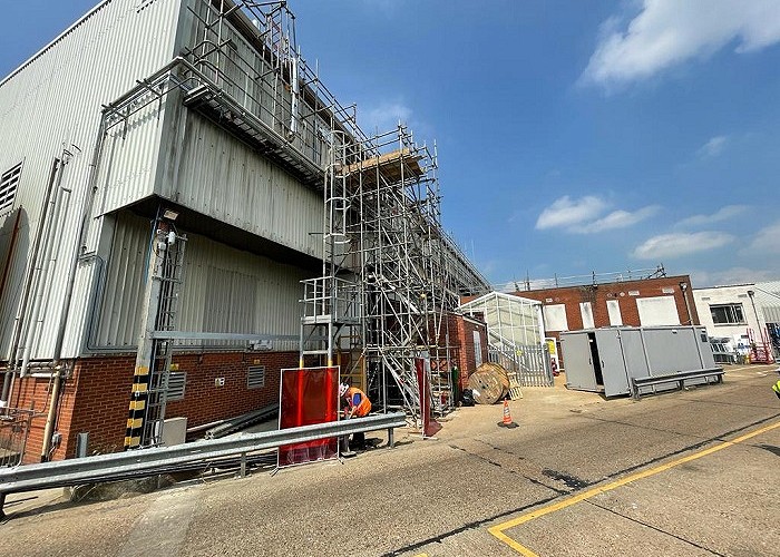 Scaffolding for replacing all pipes at a working plant in the food industry